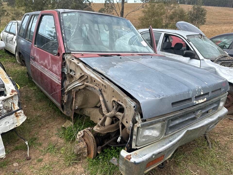 1993 Nissan Pathfinder RH Drivers Front Window Glass #B322