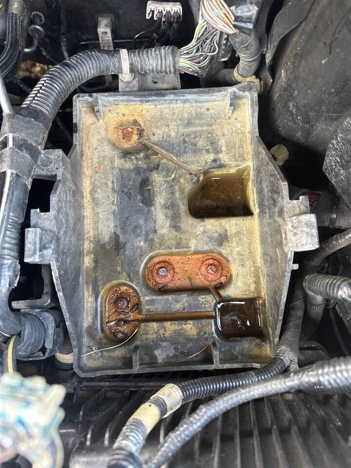 2007 Mazda Cx-7 Battery Tray #B215