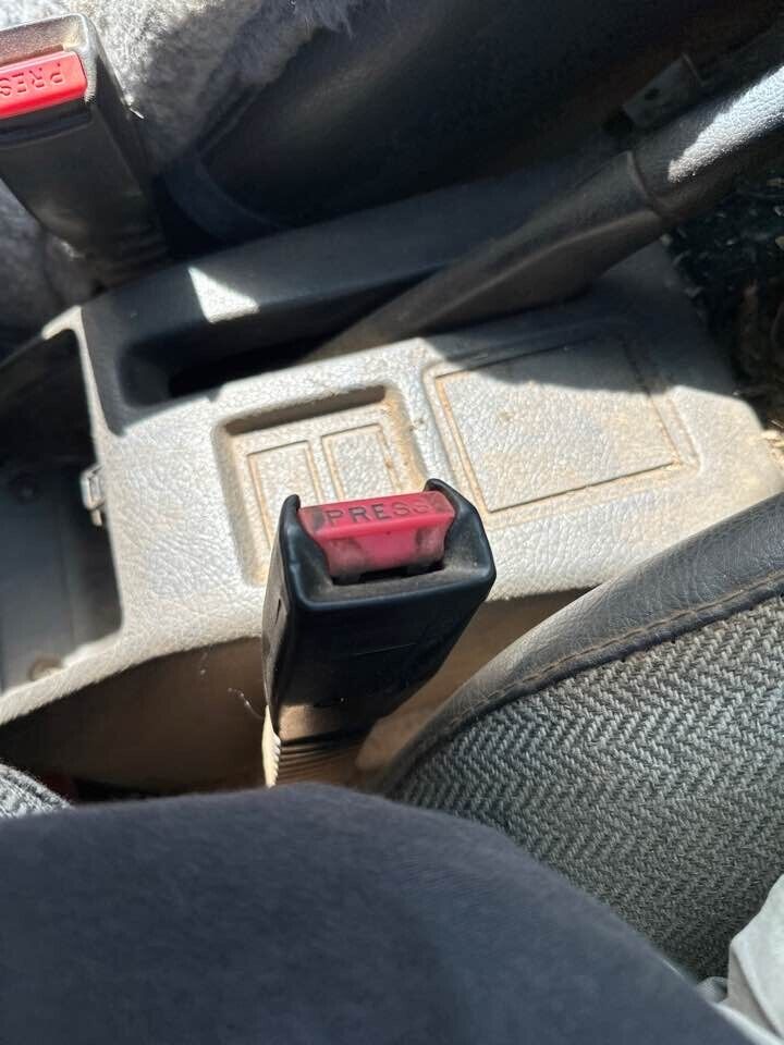 1992 Suzuki Vitara Seat Belt Stalk RH Front #B197