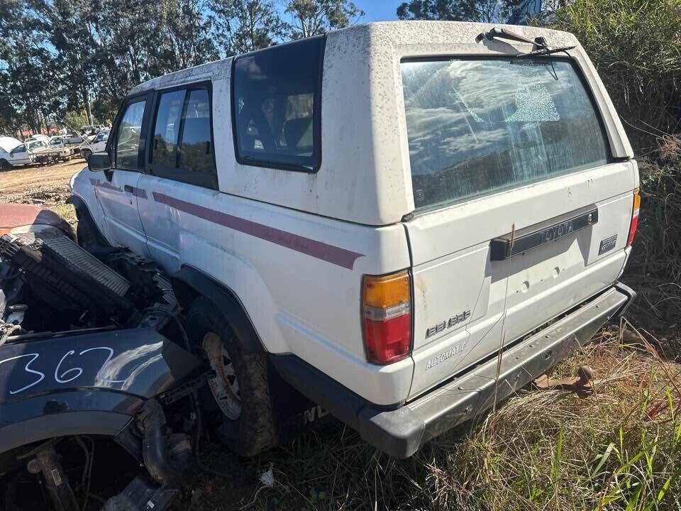 1989 Toyota 4Runner LH Passengers Left Headlight #B276
