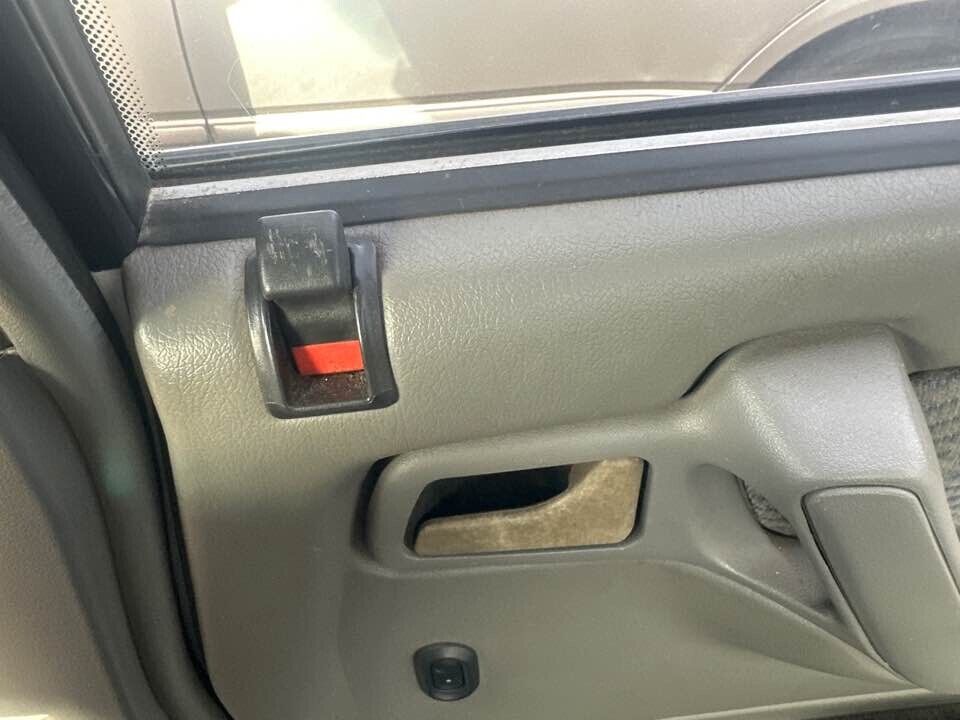 1994 Holden Vr Berlina RH Drivers Side Rear Inner Door Handle #B222