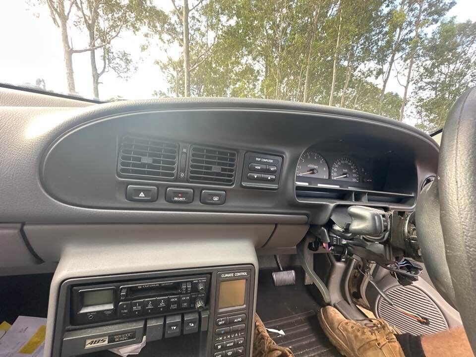 1994 Holden Vr Berlina Centre Dash Facia #B222