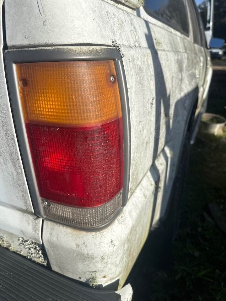 1993 Ford Raider RH Drivers Right Taillight #B278