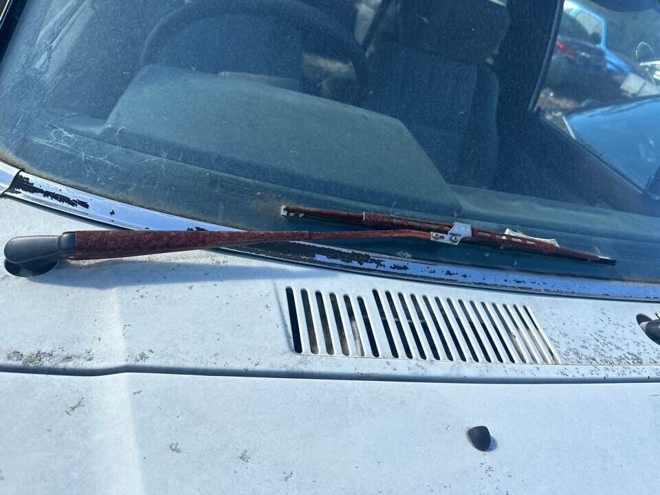 1989 Toyota 4Runner RH Drivers Wiper Arm #B276
