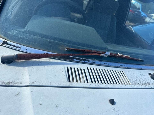 1989 Toyota 4Runner RH Drivers Wiper Arm #B276