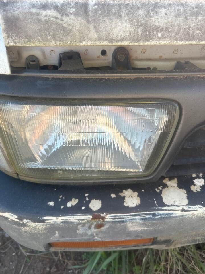 1992 Toyota 4Runner RH Drivers Right Headlight #B284