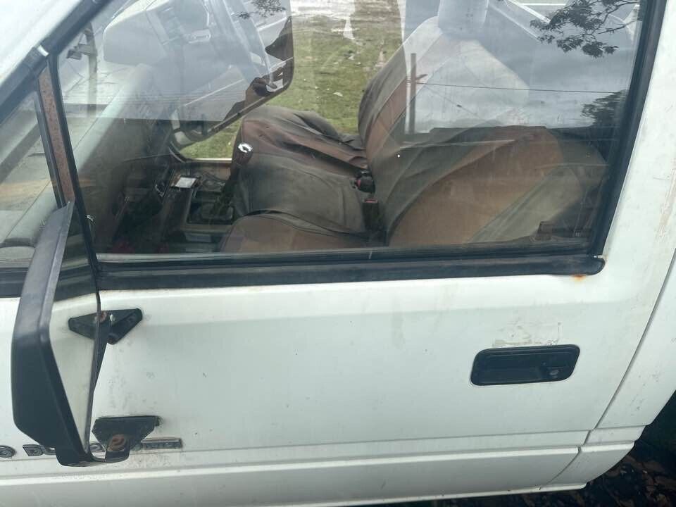 1990 Holden Tf Rodeo Weather Strip LH Front #B132