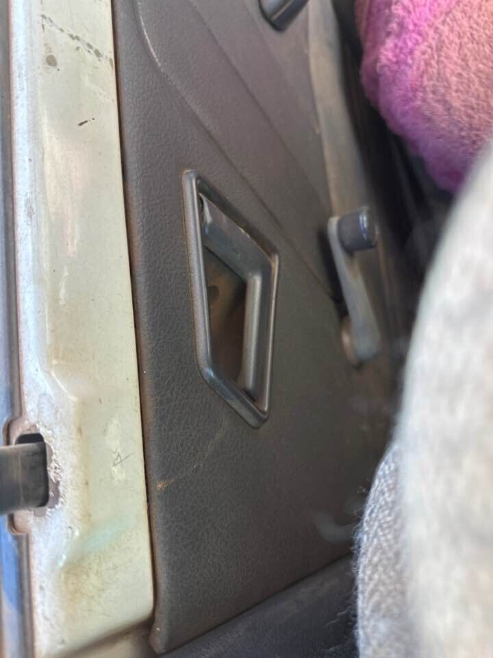 1992 Suzuki Vitara RH Drivers Side Rear Inner Door Handle #B197