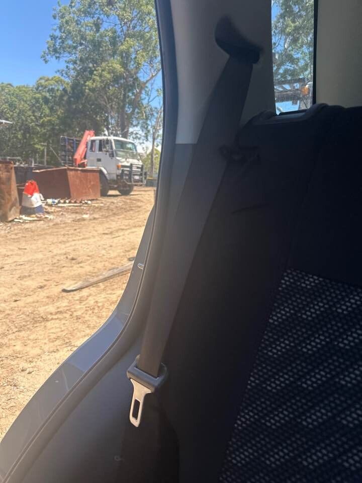 2007 Suzuki Sx4 RH drivers Rear Seat Belt #B119