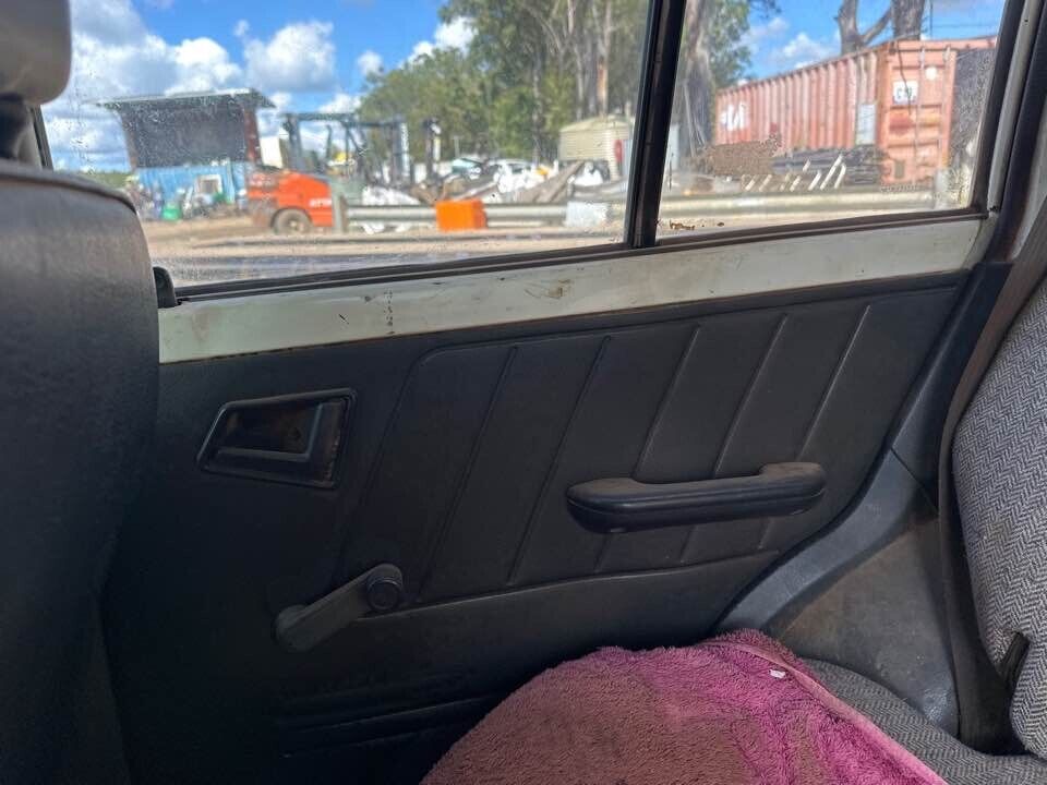 1992 Suzuki Vitara RH Drivers Rear Door Trim #B197