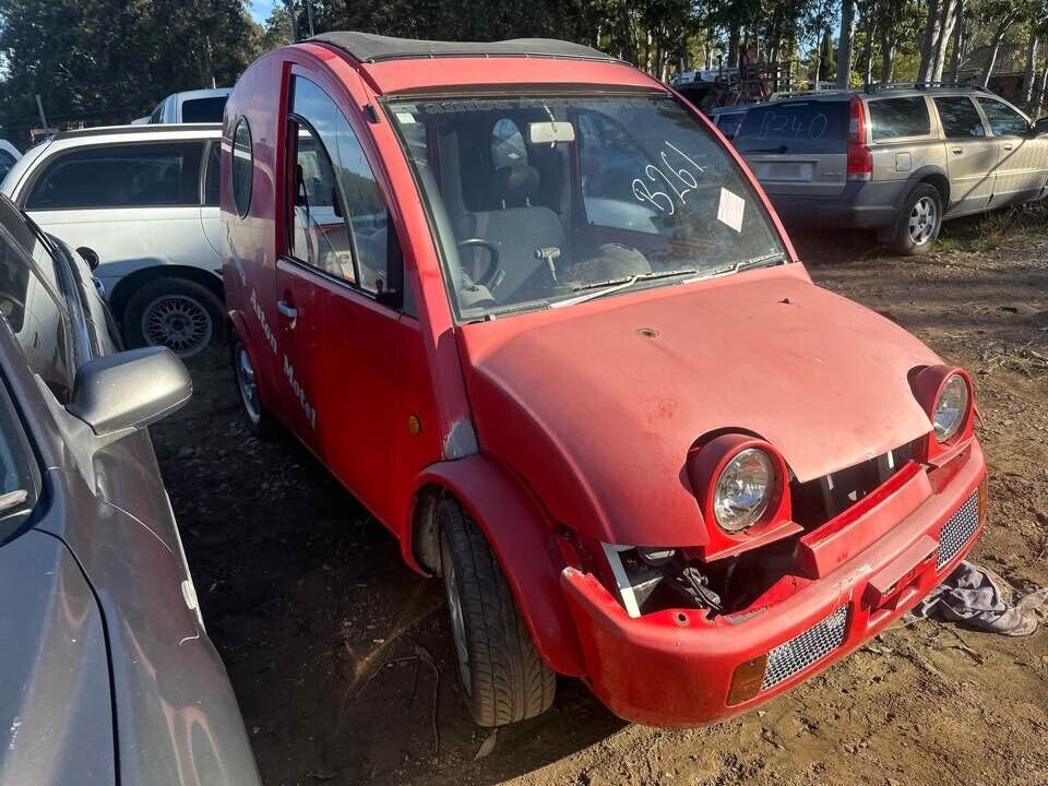 1994 Nissan S-Cargo RH Drivers Front Head rest #B261