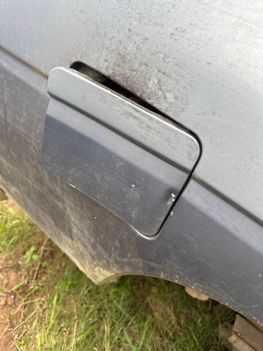 1993 Nissan Pathfinder Fuel Flap #B322