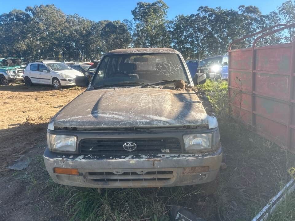 1992 Toyota 4Runner Engine Bay Fuse Box #B284