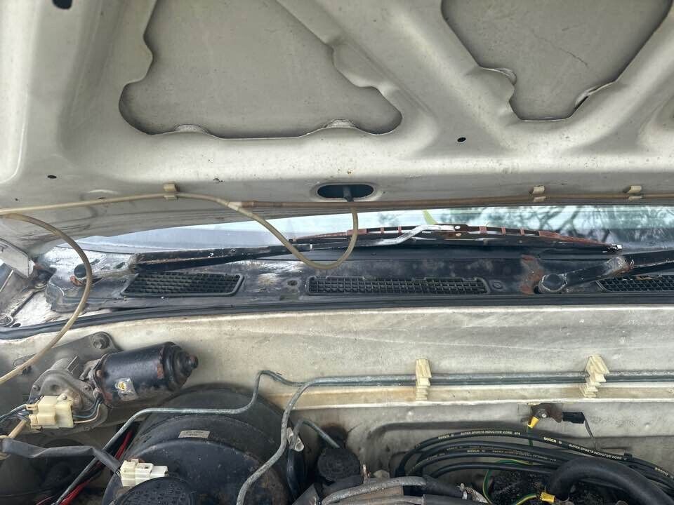 1990 Holden Tf Rodeo RH Drivers Wiper Arm #B132