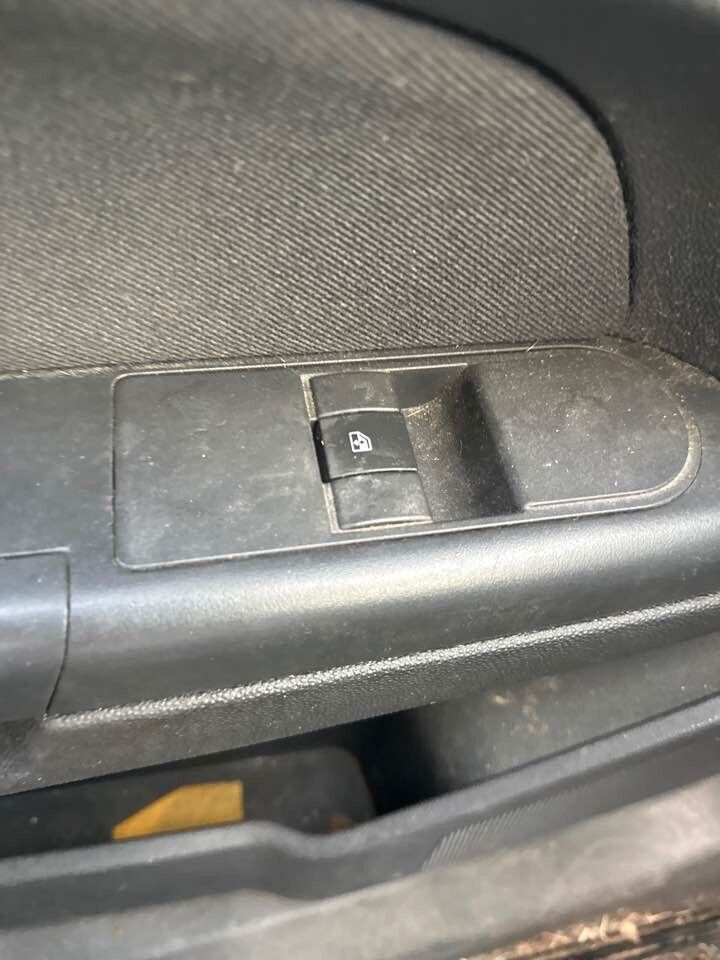 2008 Holden Ah Astra Electric Window LH Passengers Front Switch #B214