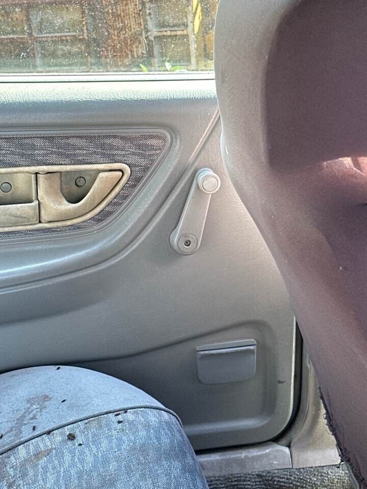 1994 Ford Ed Falcon LH Passengers Side Rear Window Winder Handle #B195