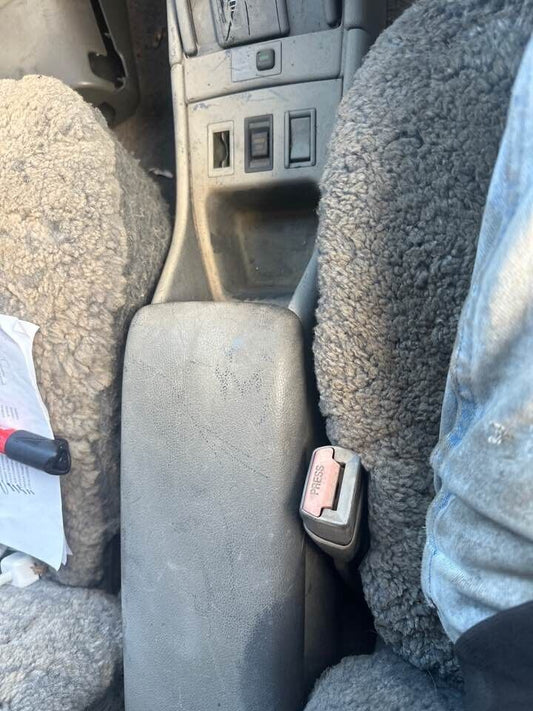1990 Toyota 4Runner Centre Console #B279
