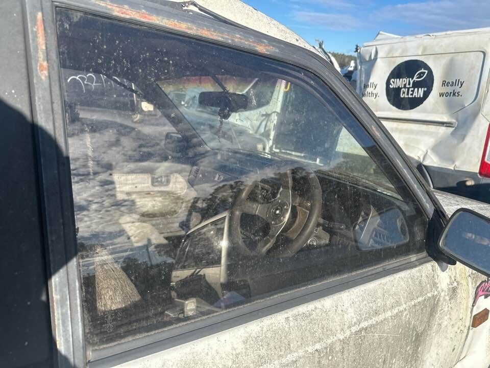 1993 Ford Raider RH Drivers Front Window Glass #B278