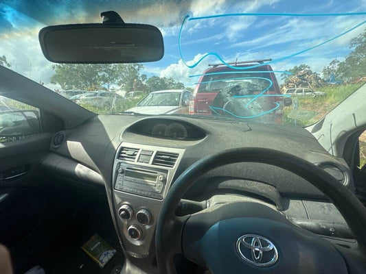 2007 Toyota Yaris Dashboard (bare) #B145