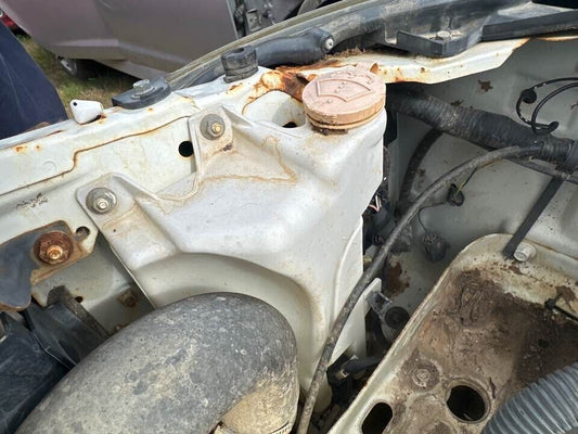 2007 Mazda Bt-50 Window Washer Bottle #B320