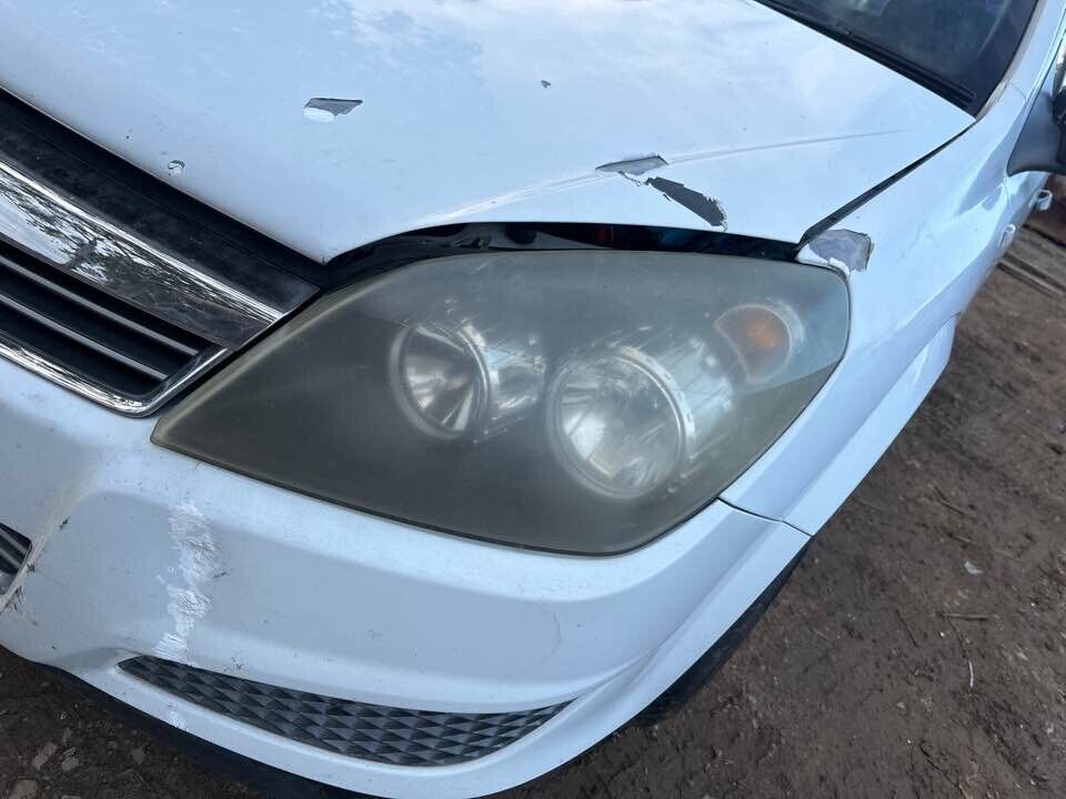 2008 Holden Ah Astra LH Passengers Left Headlight #B214