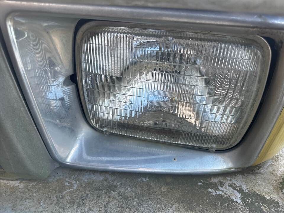 1990 Toyota 4Runner LH Passengers Left Headlight #B279