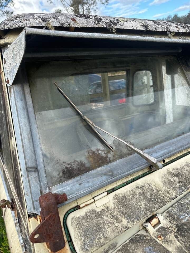 1974 Land-Rover 109 RH Drivers Wiper Arm #B317