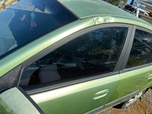 2007 Kia Rio LH Passengers Front Window Glass #B209