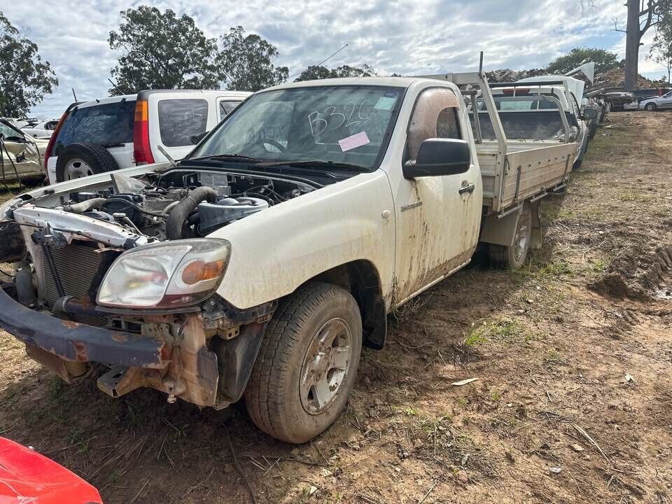 2007 Mazda Bt-50 Brake caliper RH Drivers Front #B320