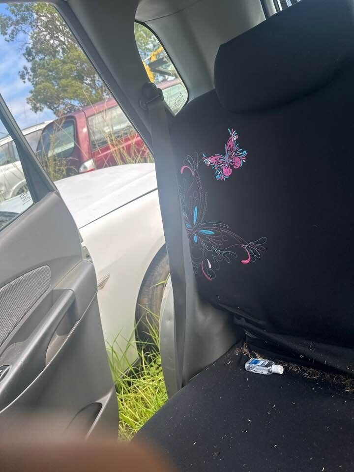 2007 Hyundai Tucson RH drivers Rear Seat Belt #B140