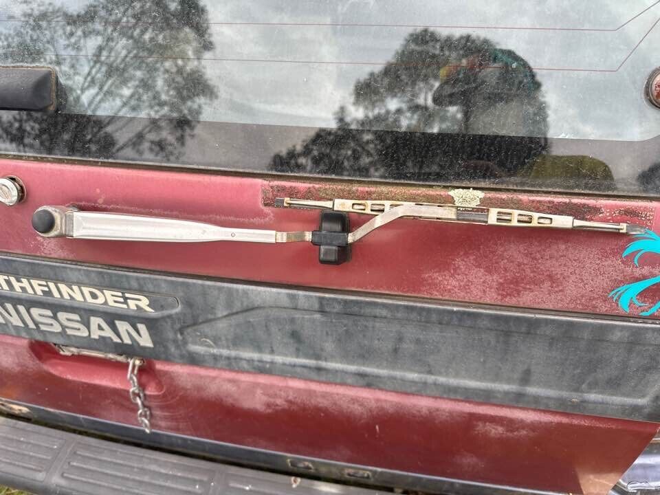 1993 Nissan Pathfinder Tail Gate Wiper Arm #B322