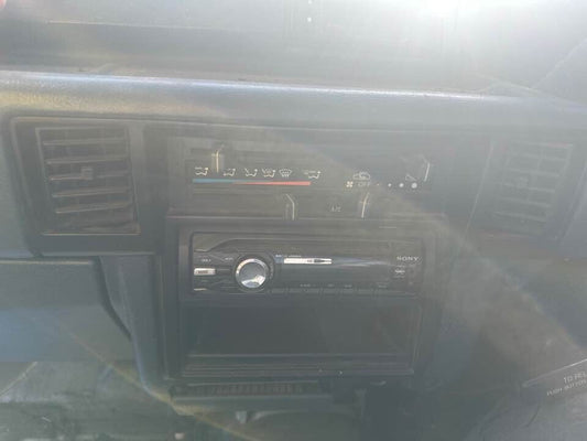 1992 Mitsubishi Triton  Aircon Vents Front CENTRE #B283