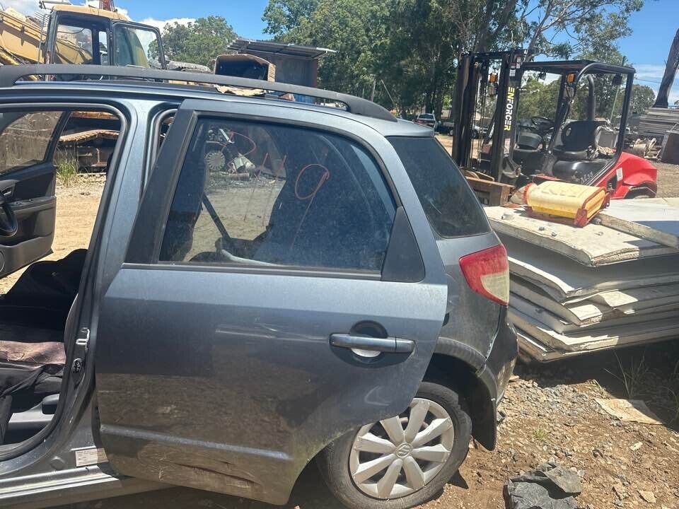 2007 Suzuki Sx4 RH Front Door Check Strap #B119