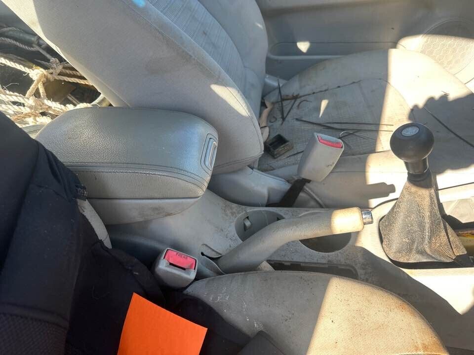 2007 Kia Cerato Centre Console #B272