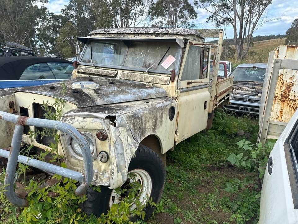 1974 Land-Rover 109 LH Passengers Left Headlight #B317