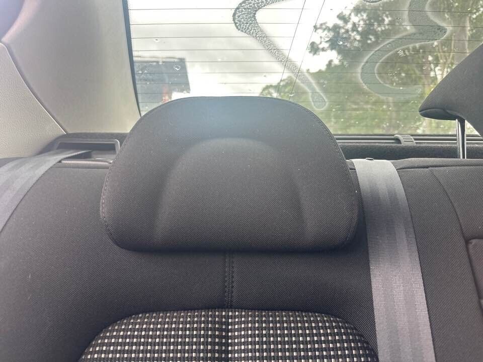 2007 Peugeot 407 RH Drivers Rear Head rest #B137