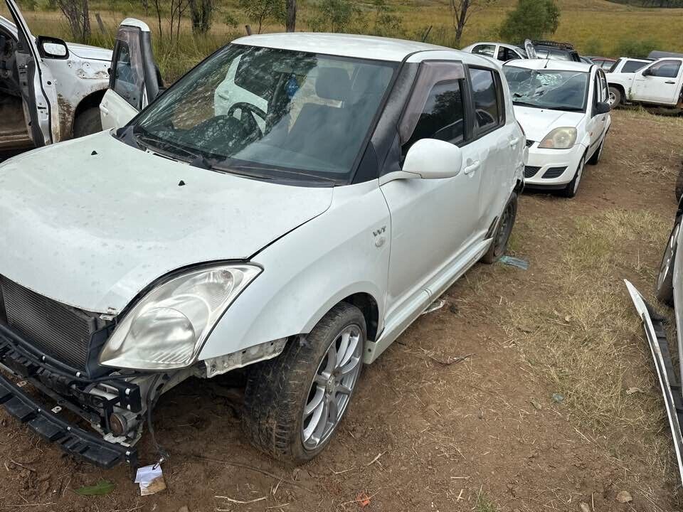 2007 Suzuki Swift Bonnet Cable #B228