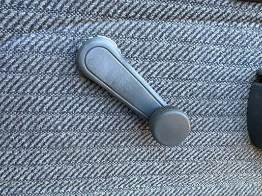 1992 Toyota 4Runner RH Drivers Front Window Winder Handle #B284