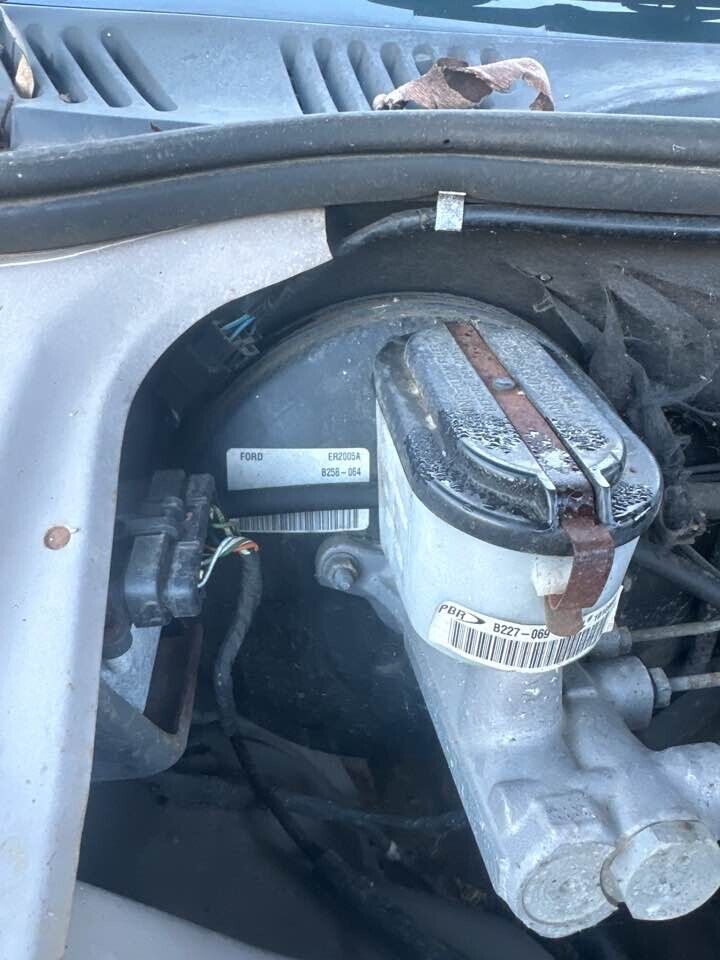 1995 Ford Ef Fairmont Brake Booster #B237