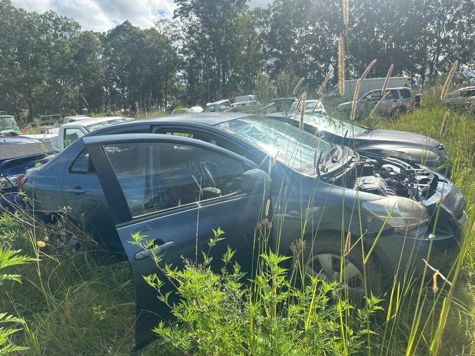 2007 Toyota Yaris Window Washer Bottle #B145