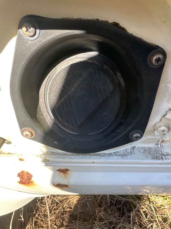 1989 Toyota 4Runner Fuel Cap #B276