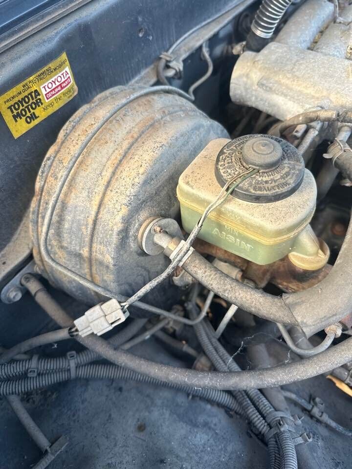 1990 Toyota 4Runner Brake Booster #B279