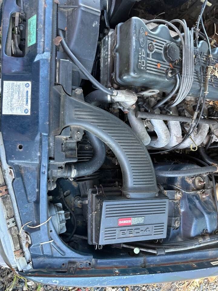 1994 Ford Ed Falcon Air Cleaner Box & Pipe #B195