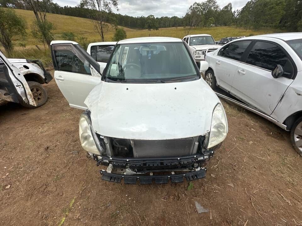 2007 Suzuki Swift Wiper Linkages #B228