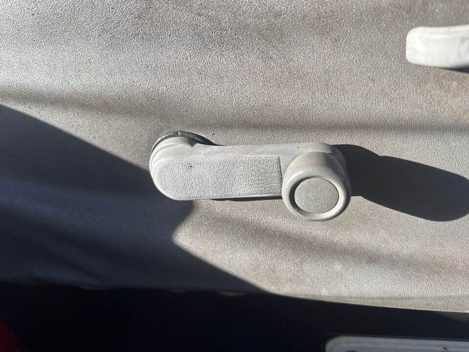 1994 Nissan S-Cargo RH Drivers Front Window Winder Handle #B261