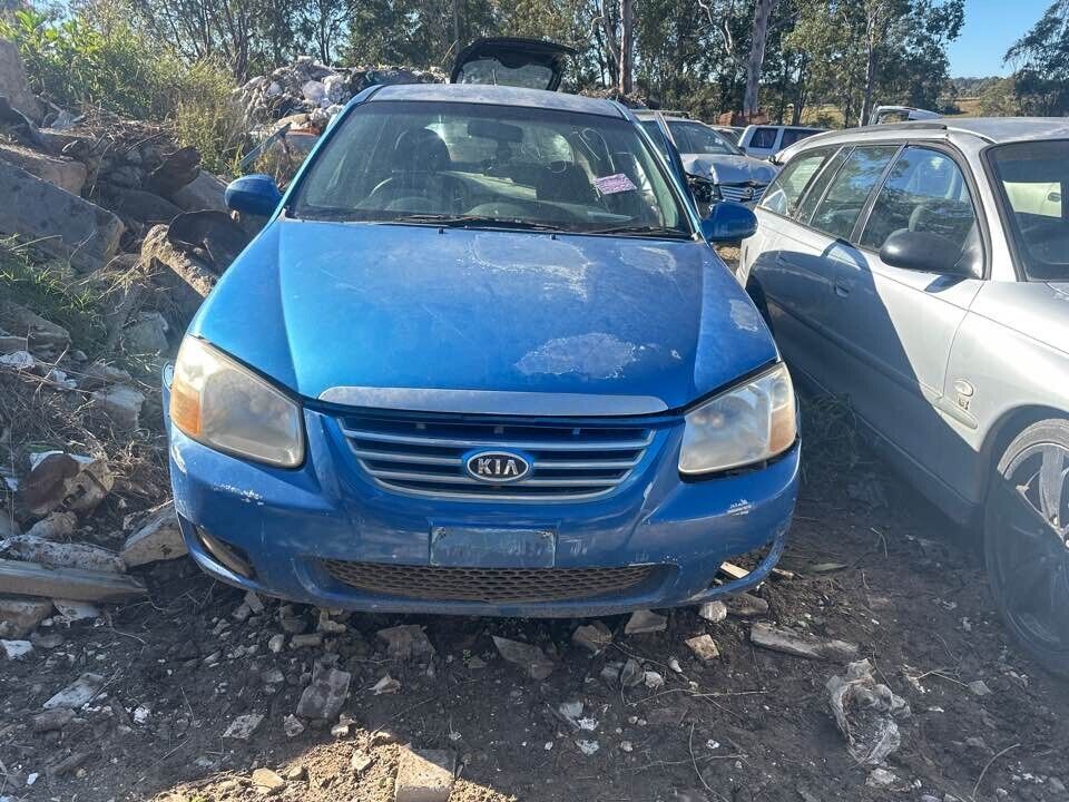 2007 Kia Cerato LH Passengers Front Head Rest #B272