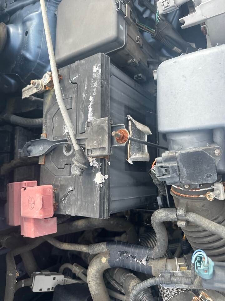 2007 Toyota Yaris Battery Tray #B145