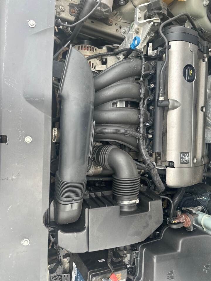 2007 Peugeot 407 Air Cleaner Box & Pipe #B137