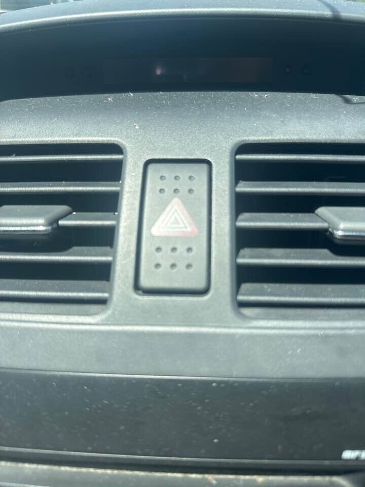 2007 Suzuki Sx4 Hazard Light Switch #B119