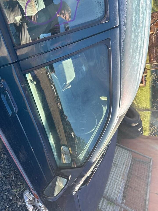 1994 Ford Ed Falcon RH Drivers Front Window Glass #B195